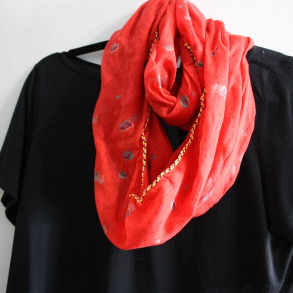 SOLD! Infinity Scarf - Picture 4 of 4